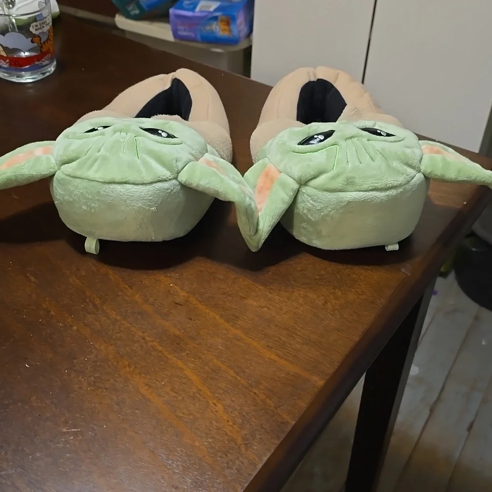 Disney Mandalorian Baby Yoda Star Wars Toddler Kids Slippers‎ Size 4-5 Grogu